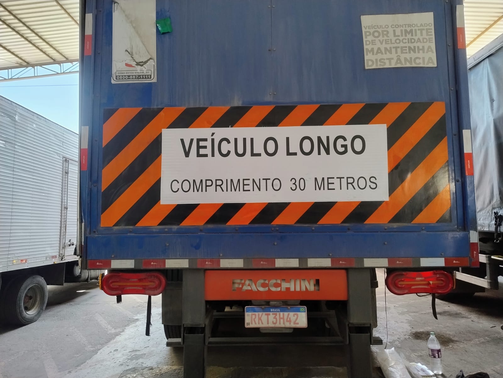 Adesivação Profissional para Veículo Longo – 30 Metros de Impacto Visual!