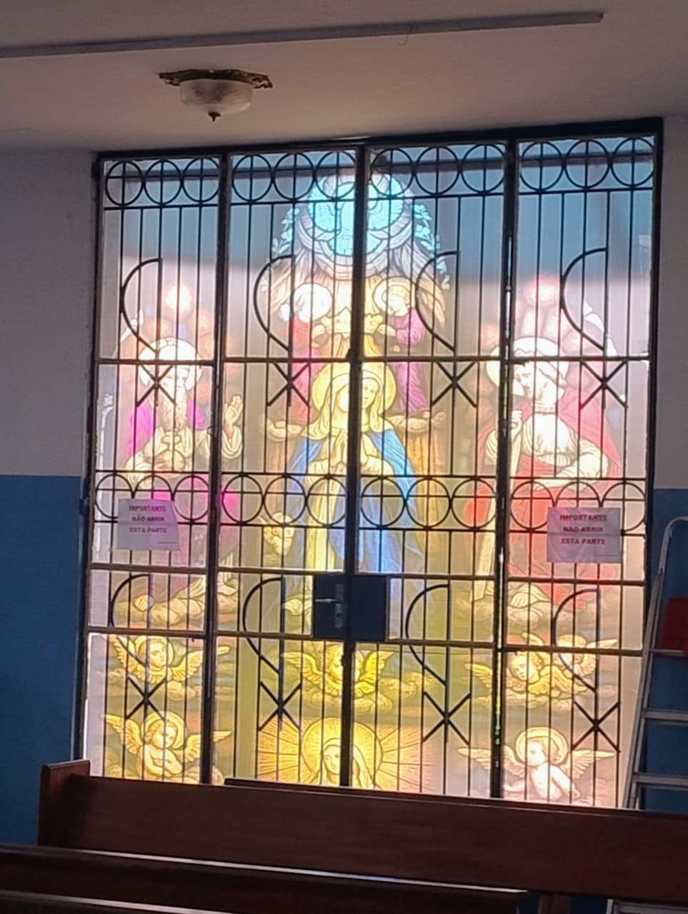Vitral Decorativo Religioso – Arte, Luz e Devoção